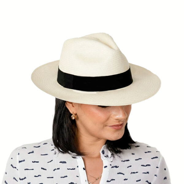 raditional style made with fine natural toquilla strands